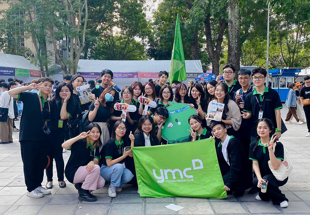 Hình ảnh hoạt động của CLB Young Media Club - CLB Truyền thông với URL: https://edus3.leaderbook.com/prod/upload/img/663366f5b6f0710051f47ed3-386320514_809304501195891_776509154367193745_n.jpg