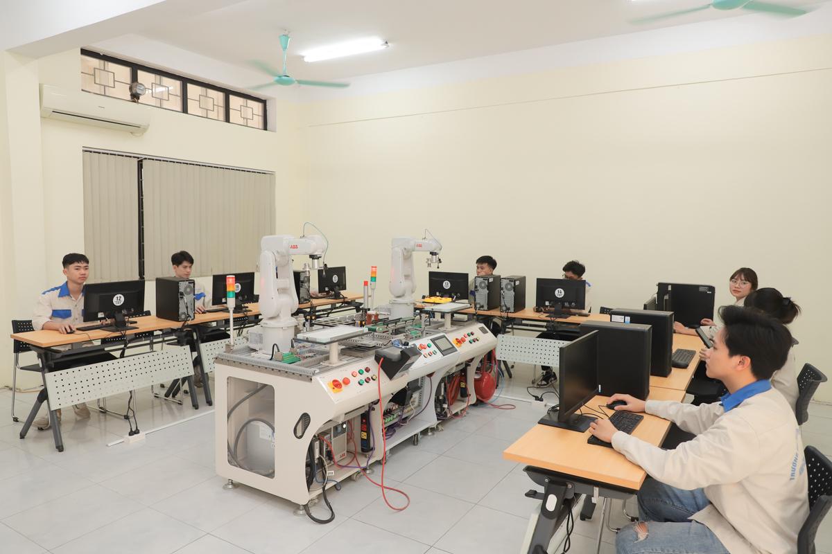 Trường Đại học Sư phạm Kỹ thuật Hưng Yên